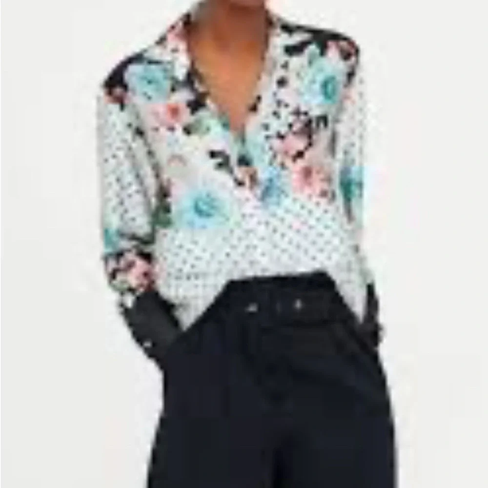 PTP 20”, length 27“. Floral Polka Dot Blouse - Picture 2 of 5